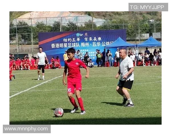 意甲：AC米兰3-0战胜佛罗伦萨